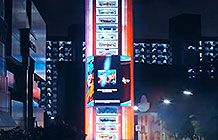 新加坡索尼GT7游戏户外宣传 真人大小售货机