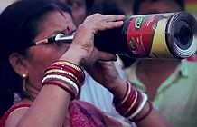 印度食用油品牌营销活动 空瓶变望远镜