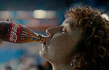 可口可乐2024奥运会宣传广告 拥抱在一起