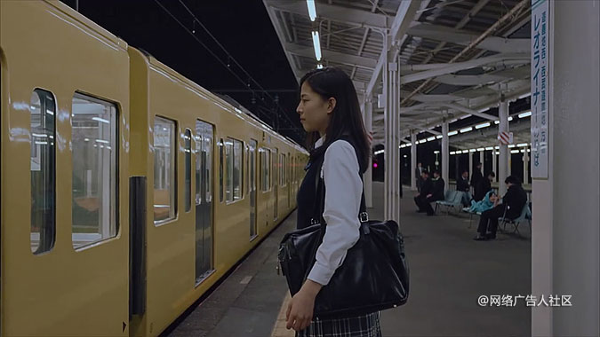 看看这支日本广告中的女生能打败多少人