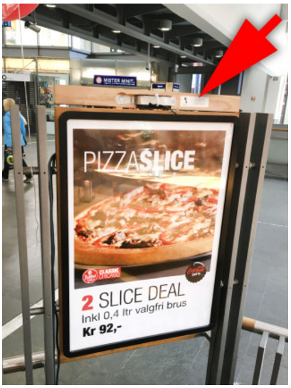 一块广告屏吓得外国人转了上万推，但类似技术早就遍地都是