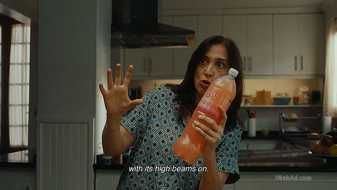 阿根廷饮料品牌H2oh幽默广告 被摇晃的饮料