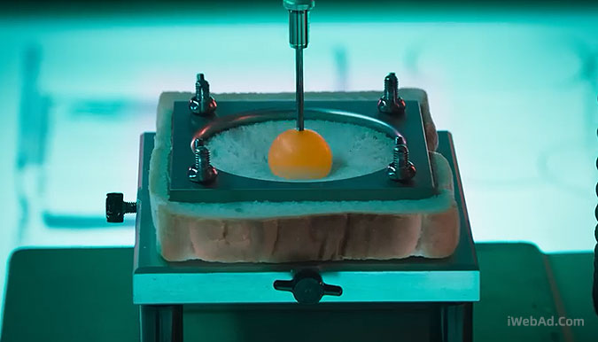 英国老牌面包品牌Warburtons邀请大卡塞缪尔杰克逊广告代言 真假面包