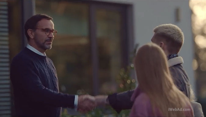 波兰超商Allegro2021圣诞节广告 女儿男友